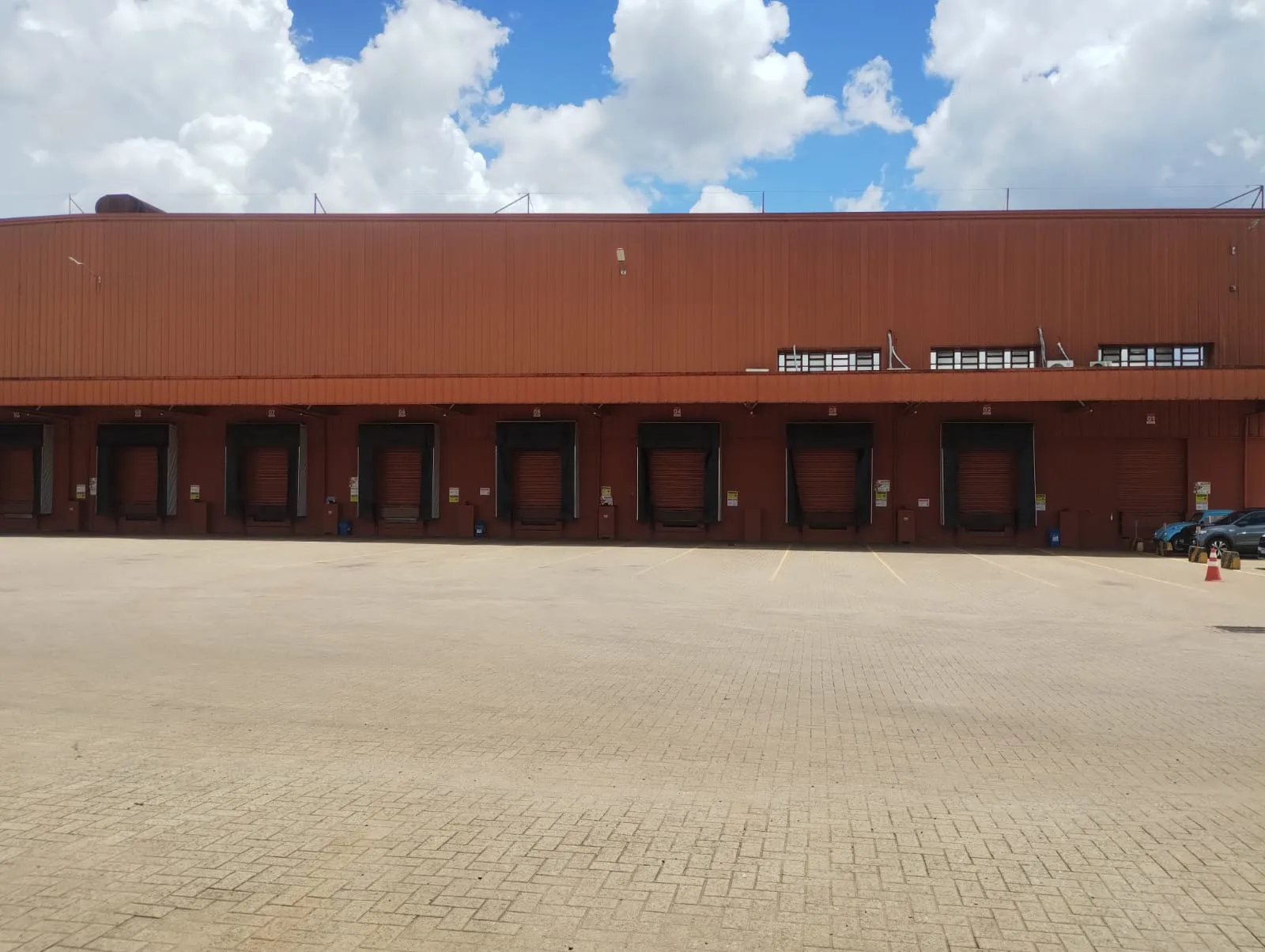 CORTINA RETRÁTIL - PORTAL DE SELAMENTO CONVENCIONAL