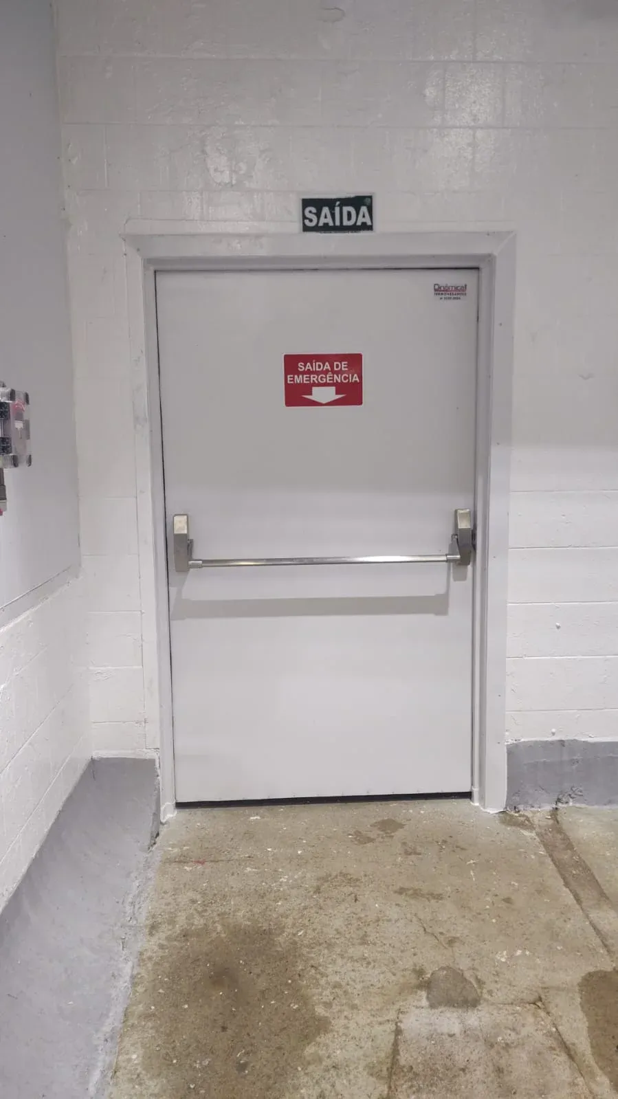 PORTAS DE EMERGÊNCIA