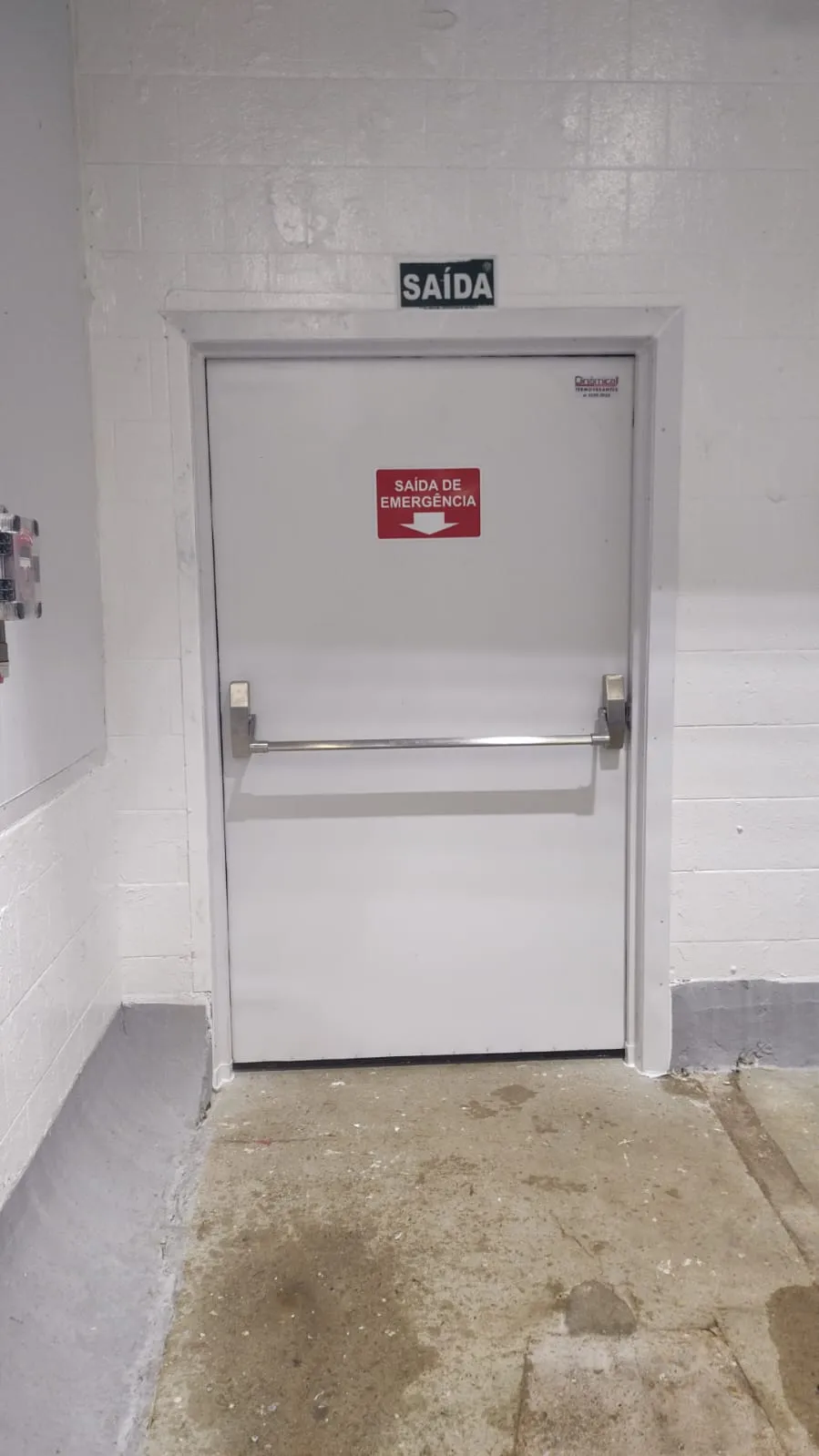 PORTAS DE EMERGÊNCIA