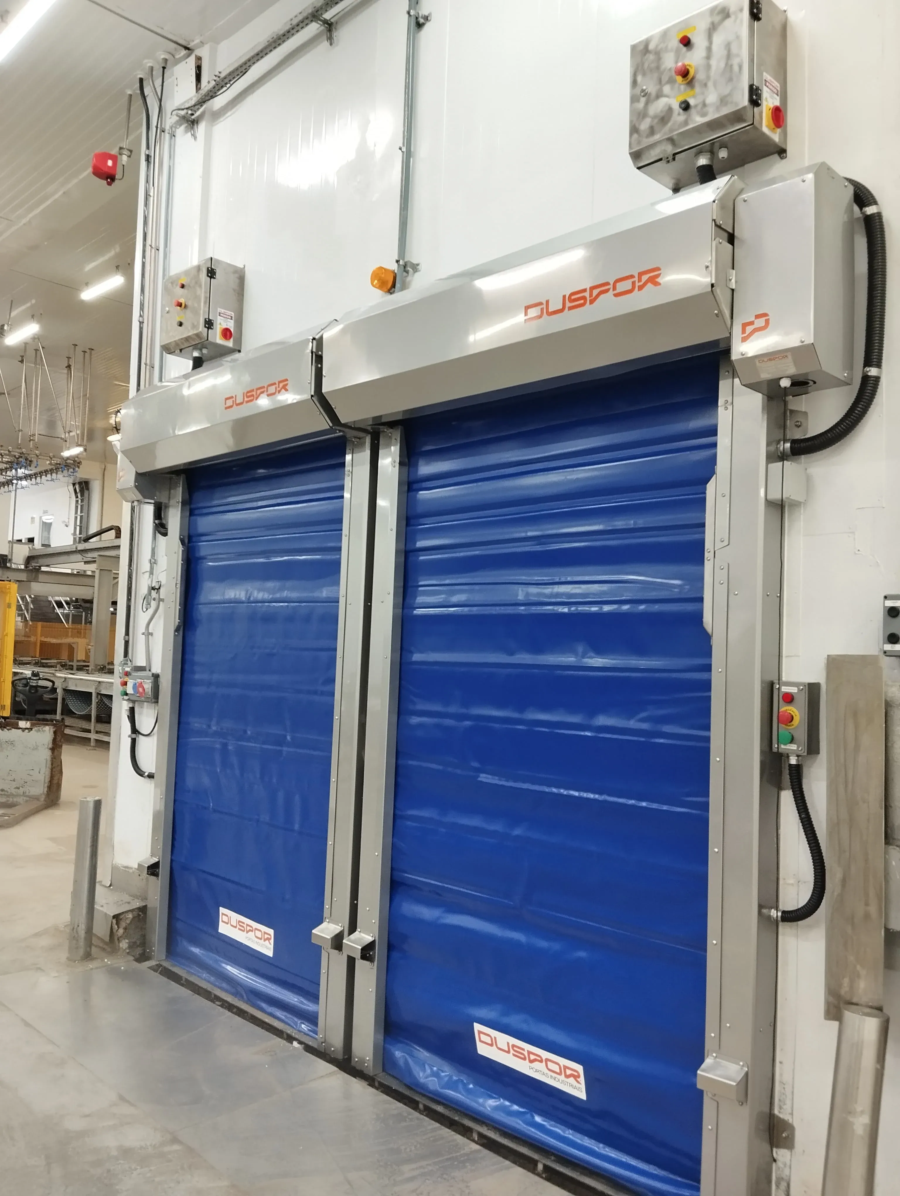 Porta termoisolante: quando ela é realmente necessária na operação industrial?